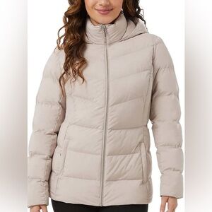 NWOT: 32 DEGREES Puffer jacket with hood